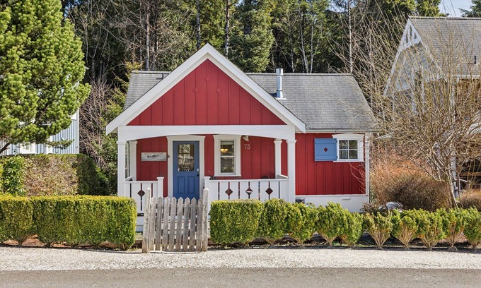 Seabrook House | *NEW* Seabrook's Our Otter Home: Dog Friendly!
