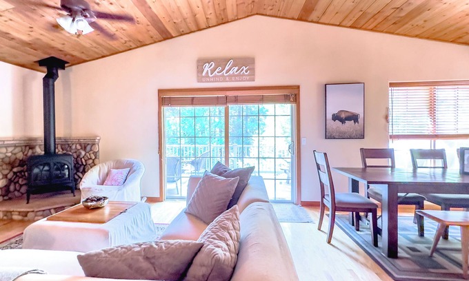 Croft House | New! Secluded, forest, private hot tub, pet friendly, rivers, lakes, wineries