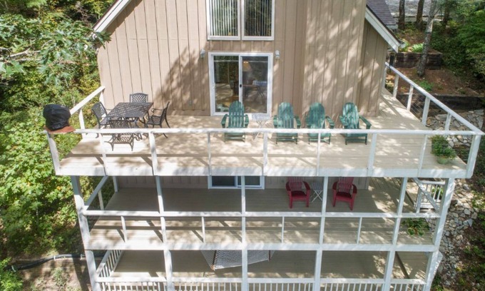 Highlands Hills House | New Secluded Mountain Cottage- close to DT, Apple Lake, Hiking, ETC