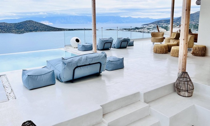 Mavrikiano Villa | New Serenity Art Villa