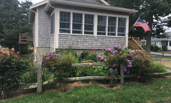 Silver Beach House | New Silver Beach Waterfront Cottage