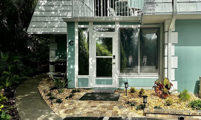 New Smyrna Beach House | NEW SMYRNA BEACH - Beachside Bungalow at Bahamian Club!