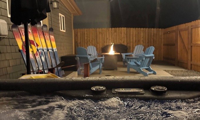 Colorado Springs House | 💦New Spa, Putting Green, Fire Pit, Updated house in OCC