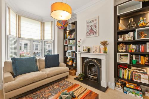 Munster House | New! Spacious 3BR Fulham House with Garden, Zone 2