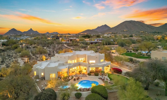 Pinnacle Peak Vistas III House | NEW Spacious 6-bedroom 5.5 Bath house in Scottsdale!