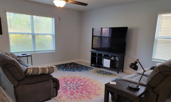 Palmetto House | NEW! Spacious and Bright Single family home in neighborhood with community pool