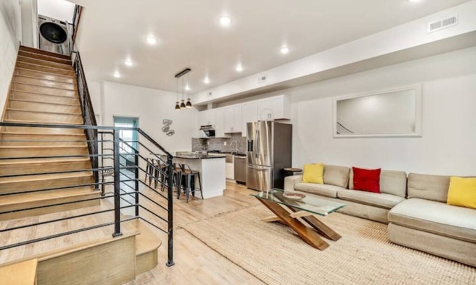South Philadelphia House | New/Spacious/Roof Deck/South Philly/near The Stadiums