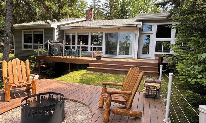 Seal Cove House | New special rates! Close to Acadia's hikes and great deck with fire pit to RELAX