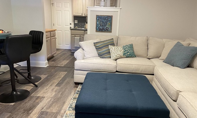 Cape Neddick Apartment | New! Studio A. Full kitchen. Walk to beach/town! Indoor/outdoor Pool; Sleeps 2