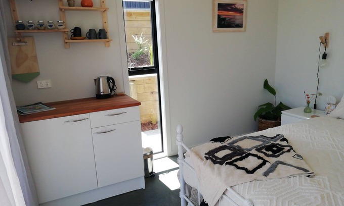 Raglan Apartment | New studio