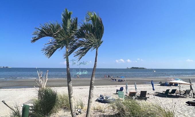 Milford House | NEW Stunning Oceanfront Escape for 10 on Private Sandy Beach