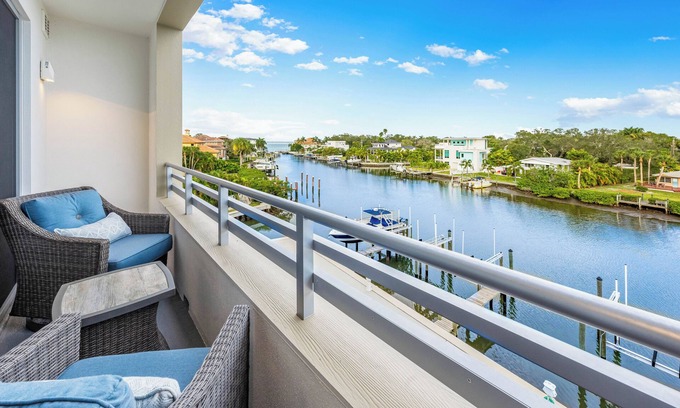 Central Sarasota Condo | NEW! Stunning Waterfront 1.5/2 at The Strand