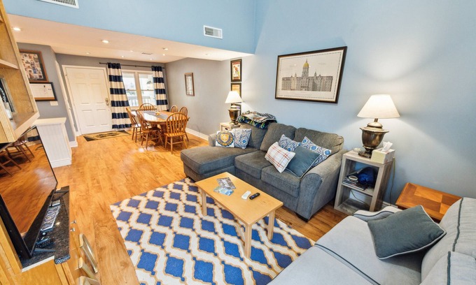 Notre Dame Condo | NEW! Stylish Notre Dame Condo | Sleeps 6