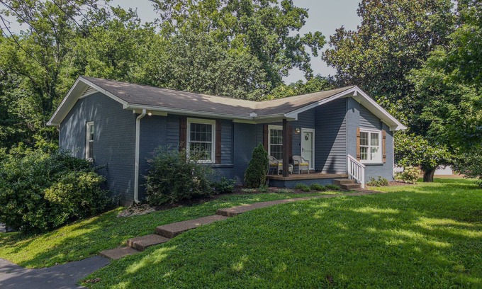 Columbia House | New Sunnyside Neighborhood Monthly Rental!