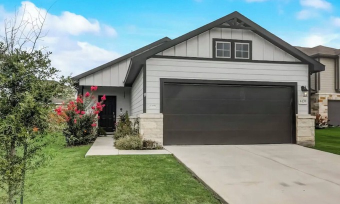 Wetmore House | NEW! Texy-Mexy Bungalow: Spacious 3-Bedroom House w/Full Access & Pets Welcome!