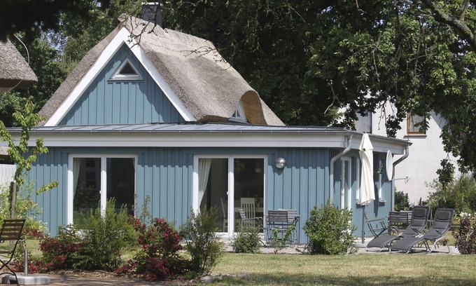 Wieck auf dem Darss House | - NEW- Thatched cottage* on the Darß not far from the beach. Sauna