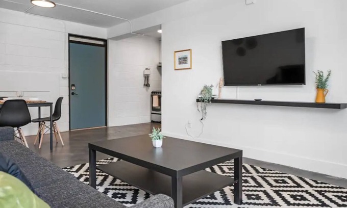 Virginia Highland Apartment | NEW The Franni - Workspace/Private Balcony