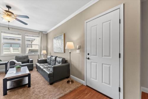 Reno/Tahoe Airport Apartment | New Trendy 1BR Apartment with Heated Pool Gym & Minigolf