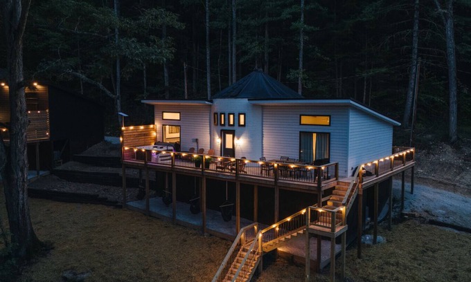 Primrose House | NEW Unique Silo Cabin | Hot Tub | Sleeps 6 | Kings