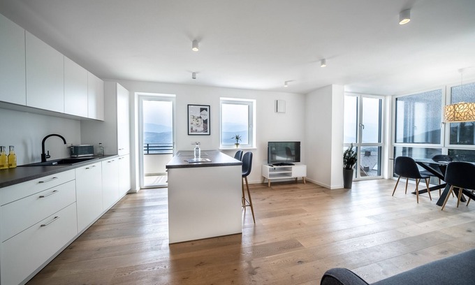 Caldaro Sulla Strada del Vino Apartment | New vacation apartment directly at the Mendelbahn valley station