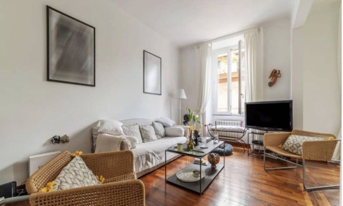Rione XIV Borgo Apartment | New Vatican Apartment