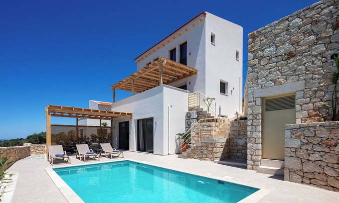 Rethymno Villa | [NEW] Villa Shine 5 bdrs w/private pool and playroom