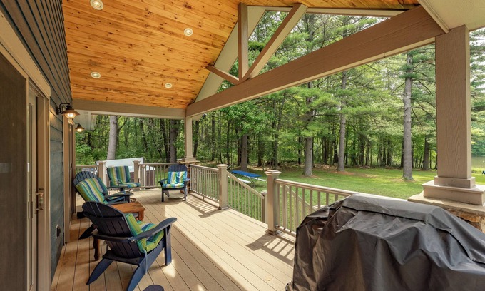 Swanton House | New! Wake Up Grateful: Lake Front, Hot Tub, Dock Slip!