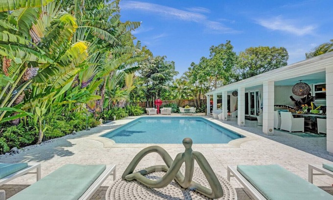 North Corals House | New! Waterfront Heated Pool, Pier, 2mi to Beach