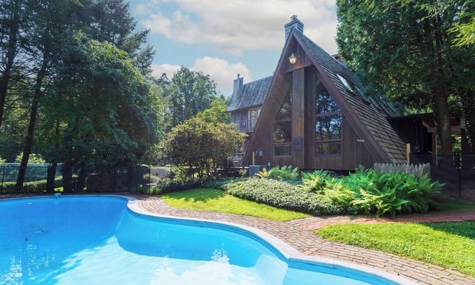 Zena House | NEW! Woodstock-Private-Exquisite-Modern A-Frame-Minimum Stays are Monthly!