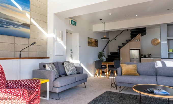 Dunedin City Centre Apartment | New York Loft Apartment