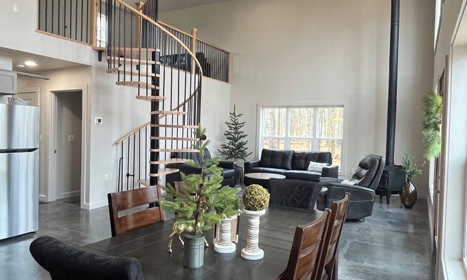 Carter Cabin | Newbuilt Lakefront Cabin, 2 bedrooms, 1.5 baths, 1 mins away from ATV trails