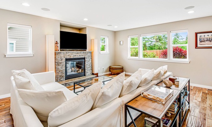 Blaine House | Newer home with large yard, gas fireplace & central AC - walk to the beach