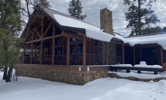 Happy Jack Cabin | NEWER, LUXURY, Solid LOG CABIN on Secluded 10 ACRES in Northern AZ