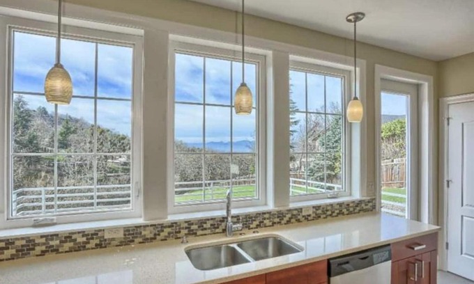 Medford House | Newer Modern Contemporary on 1/2 Acre - Nice