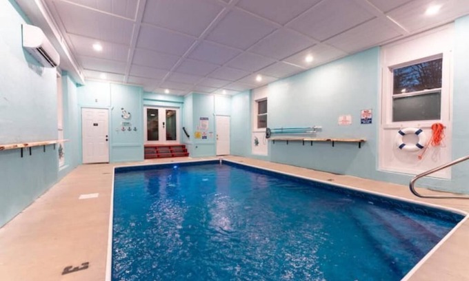 Caton Cabin | NewLuxuryCabin EVCharger Sauna/HeatedIndoorPool Arcade Games Gazebo Sleeps24 EV4