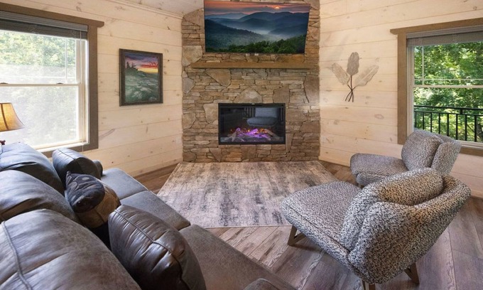 Sevierville House | Newly Built 2/3 Cabin with hot tub!