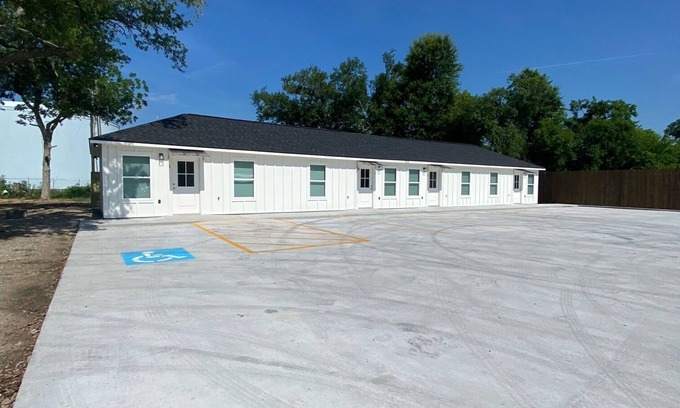 Sulphur Apartment | Newly built apartments just finished! a mile from our SPAR waterpark