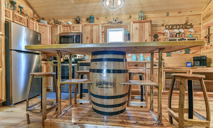 Hendersonville Cabin | Newly built cabin on horse farm.