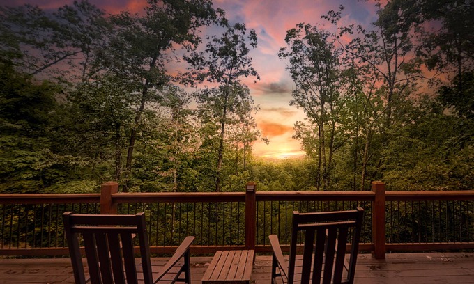 Murphy Cabin | Newly built cabin among the treetops with hot tub, firepit & amazing deck