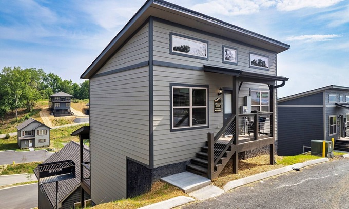 Sevierville Cabin | Newly Built Cabin! Hot Tub! Foosball! 5 MI to Pigeon Forge! Mountain Views!