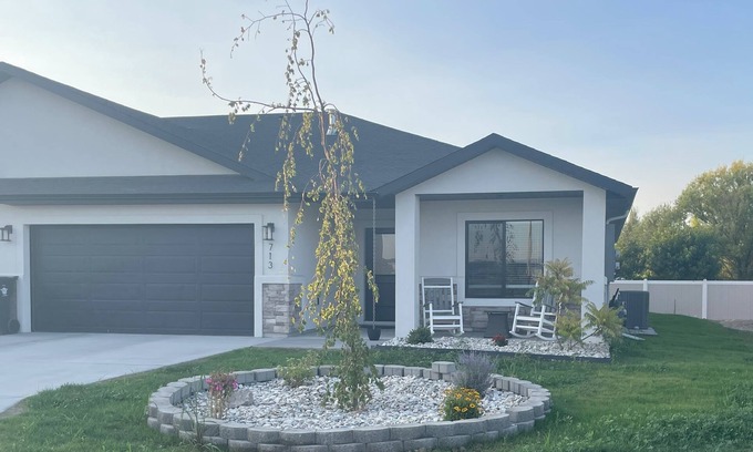 Twin Falls County House | Newly built Charming 3-bedroom 2-bath duplex in the beautiful town of Kimberly