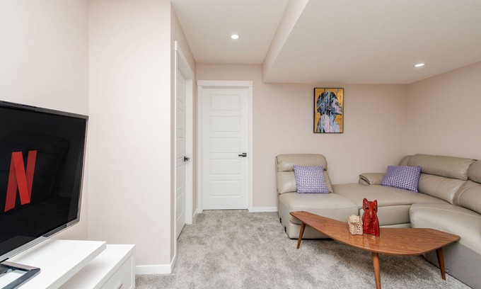 Southwest Calgary House | Newly built Cozy 2bedroom secondary suite in Calgary