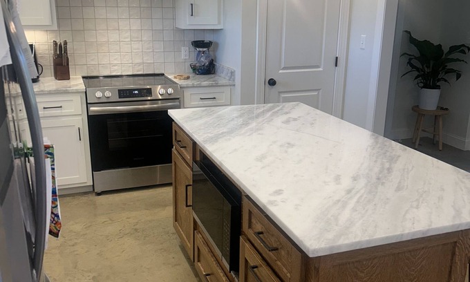 Oxford House | Newly built home 6 miles from Oxford and 8 miles from the grove.