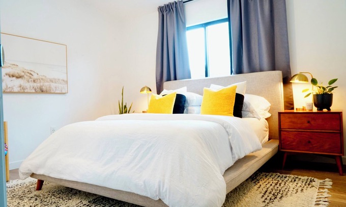 Mira Mesa House | Newly Built, Modern Guest House