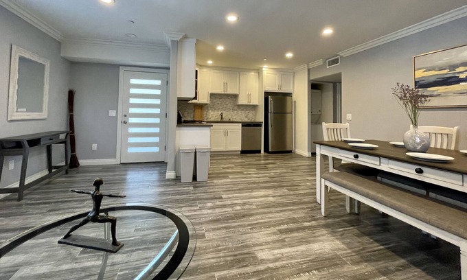 East Hollywood House | Newly Built Townhouse 🍒 Prime Hollywood Location