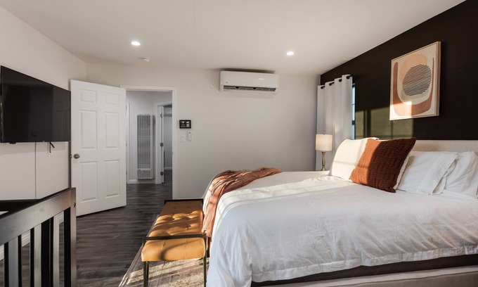 Lancaster House | ☞Newly Built☞Near the BLVD☞