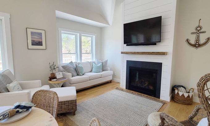 Truro House | Newly Constructed 3BD+ Home-Central A/C, Deck, Patio & Outdoor Shower