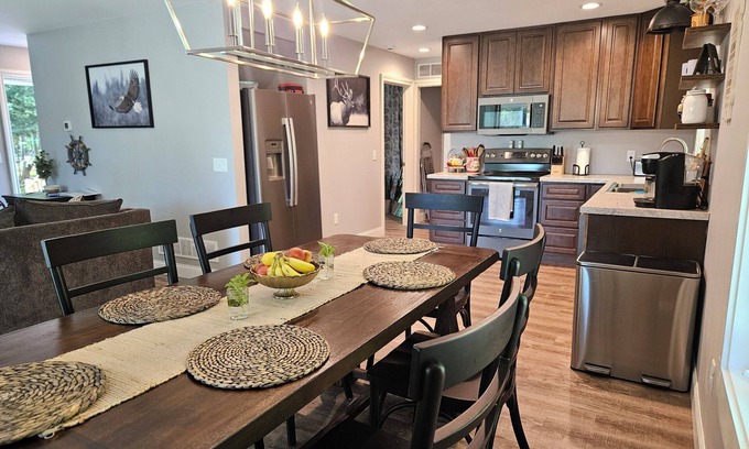 Canadian Lakes House | Newly Constructed Home with Lake Access, Golf and all Canandian Lakes Amenities