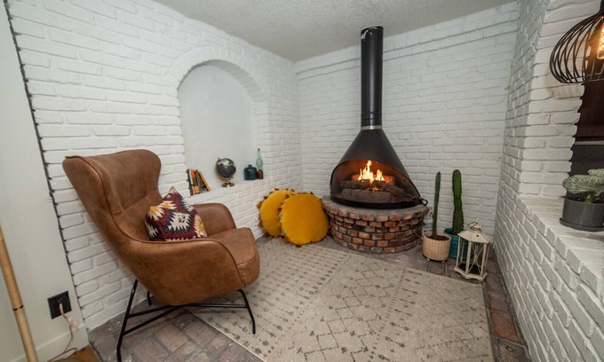 Grandview House | Newly cozy-1Bed Basement Apartment