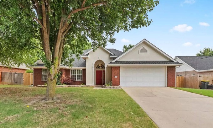 Johnson House | Newly decorated super clean spacious home next to the new Johnson square